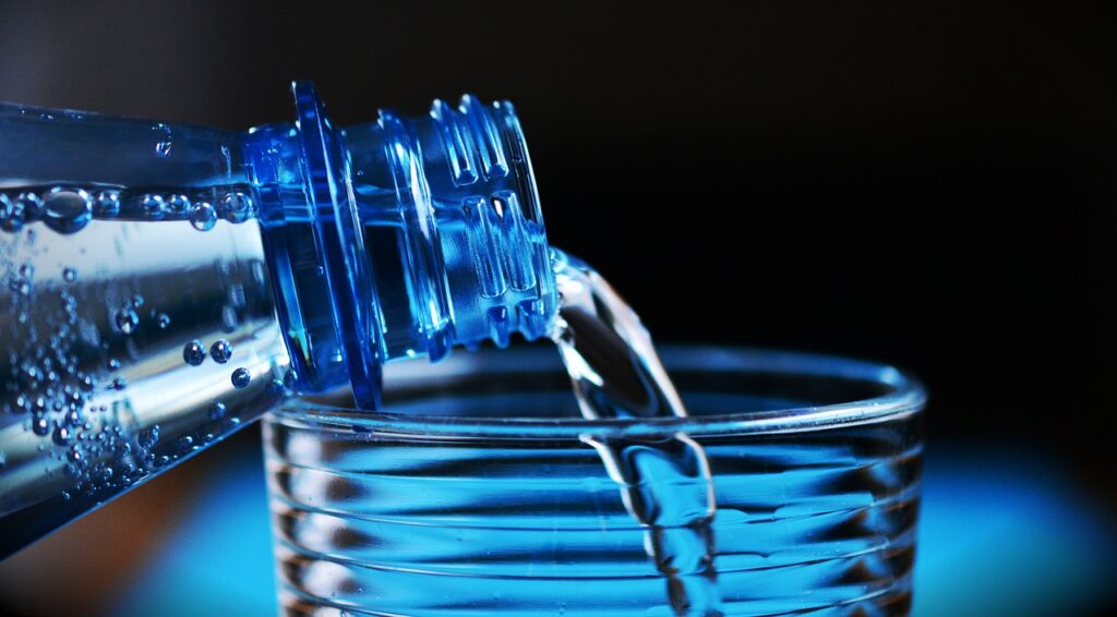 Vad är plast gjort av - och hur tillverkar man det? | Thinfilm